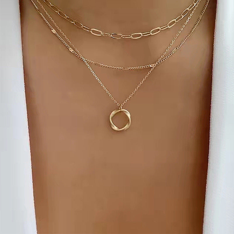 Circle Pendant Fashion Necklace